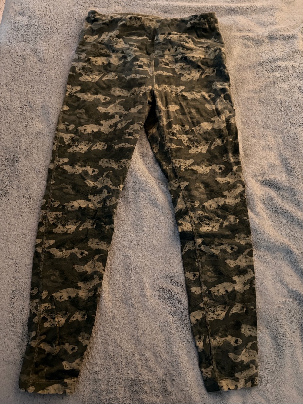 Reebok Camo Leggings in Olive Green